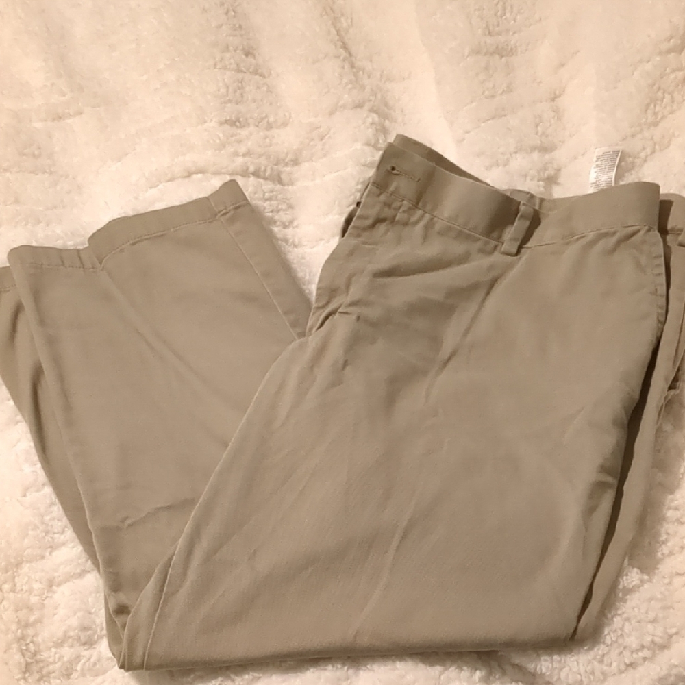 Dockers Men's Khaki Chinos